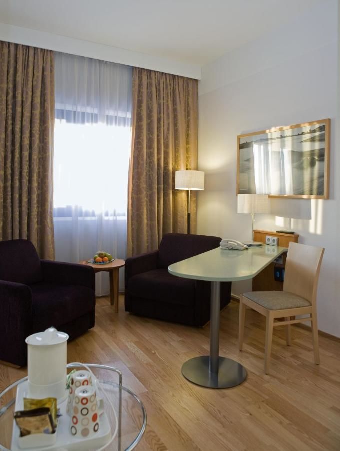 Отель Holiday Inn Helsinki-Vantaa Airport Вантаа